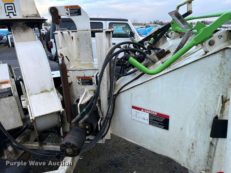 image for item YA1800 2013 Altec DC912A wood chipper