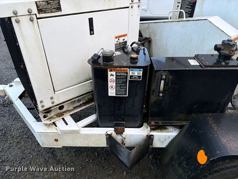 image for item YA1800 2013 Altec DC912A wood chipper