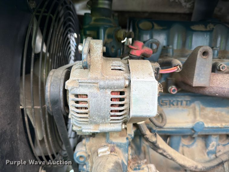 image for item YA1800 2013 Altec DC912A wood chipper