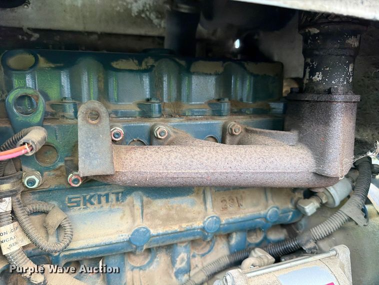 image for item YA1800 2013 Altec DC912A wood chipper