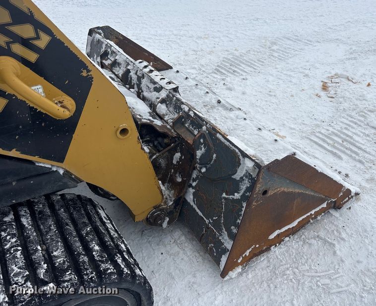 image for item YA1836 2019 ASV RT120 tracked skid steer loader