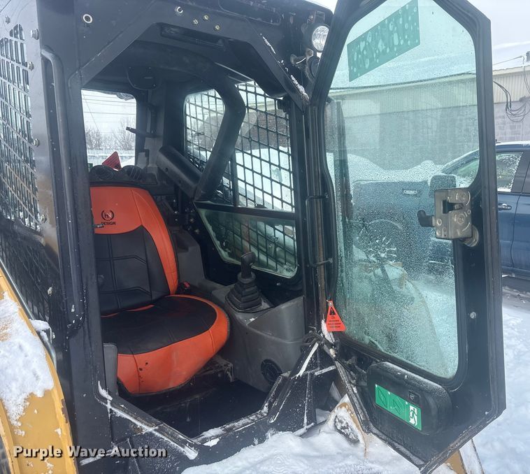 image for item YA1836 2019 ASV RT120 tracked skid steer loader