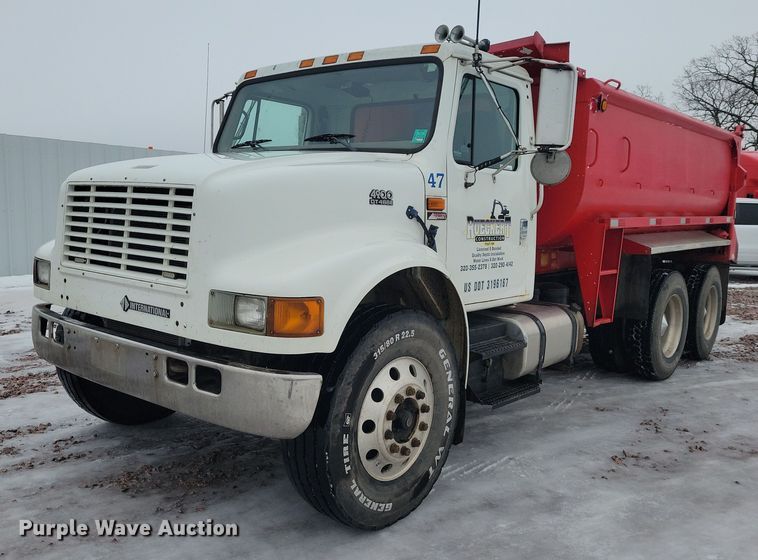 image for item YA1841 2002 International  4900 dump truck