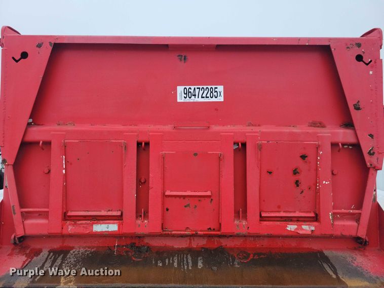 image for item YA1841 2002 International  4900 dump truck