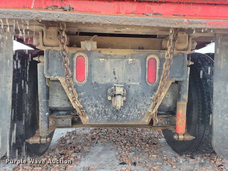 image for item YA1841 2002 International  4900 dump truck
