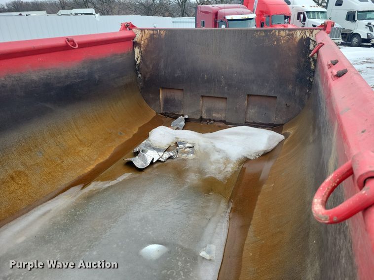 image for item YA1841 2002 International  4900 dump truck