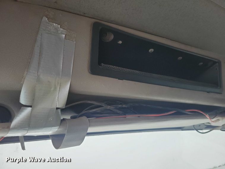 image for item YA1841 2002 International  4900 dump truck