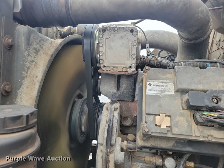 image for item YA1841 2002 International  4900 dump truck