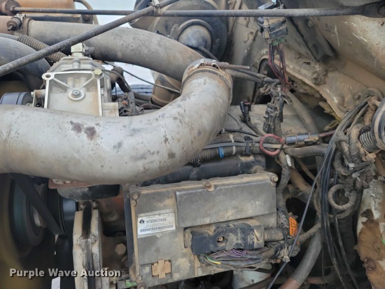 image for item YA1841 2002 International  4900 dump truck