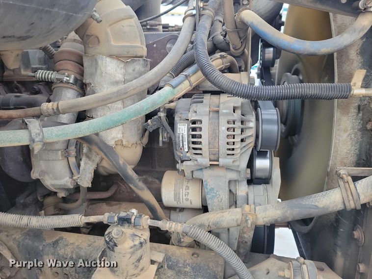 image for item YA1841 2002 International  4900 dump truck