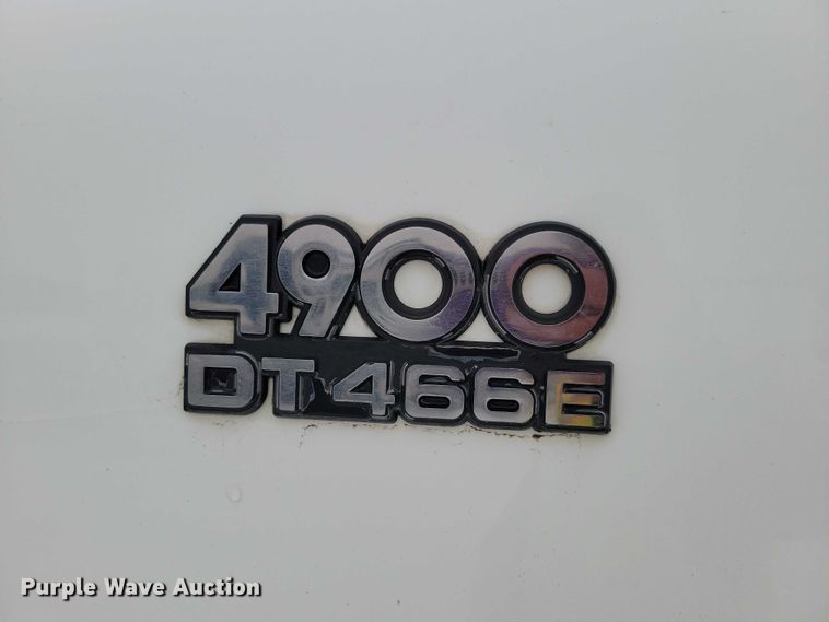 image for item YA1841 2002 International  4900 dump truck