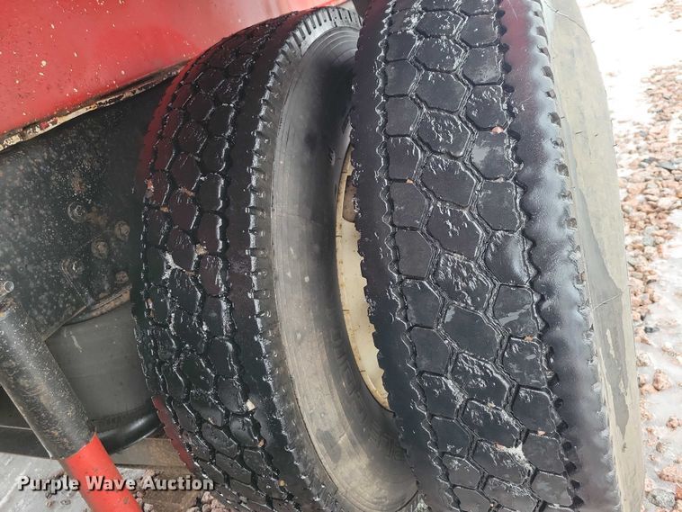 image for item YA1841 2002 International  4900 dump truck