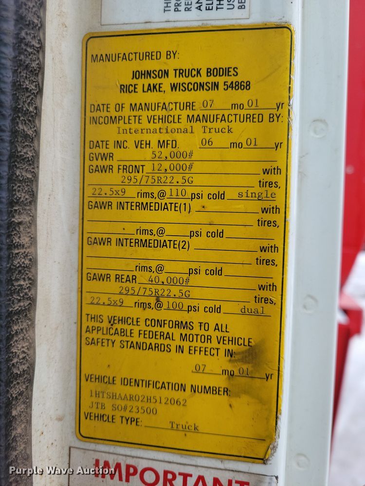 image for item YA1841 2002 International  4900 dump truck