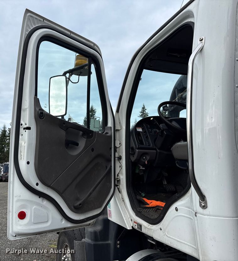 image for item YA1875 2019 Freightliner 114SD sewer jetter truck