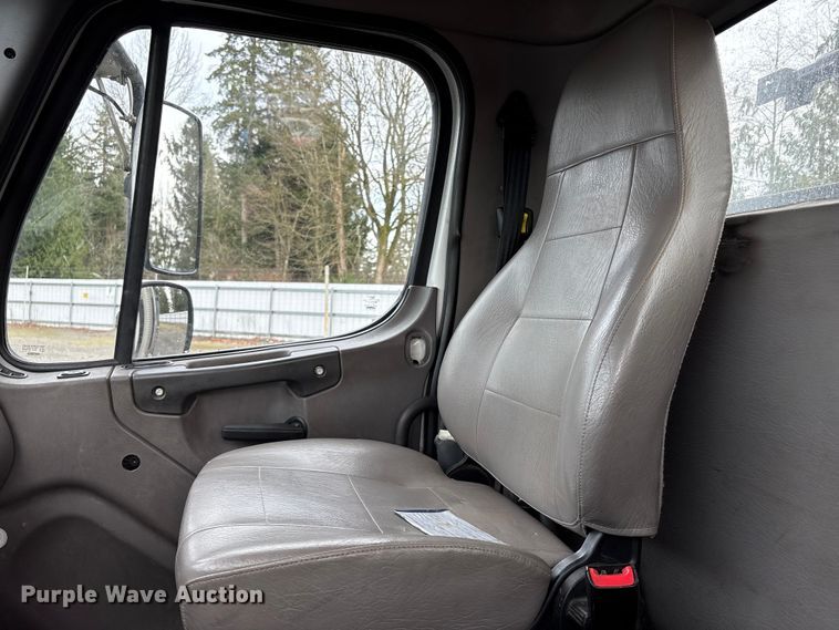 image for item YA1875 2019 Freightliner 114SD sewer jetter truck