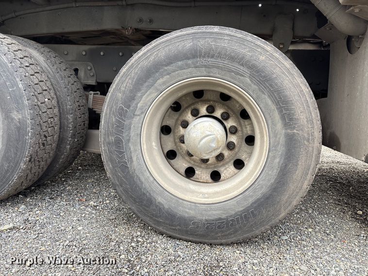 image for item YA1875 2019 Freightliner 114SD sewer jetter truck