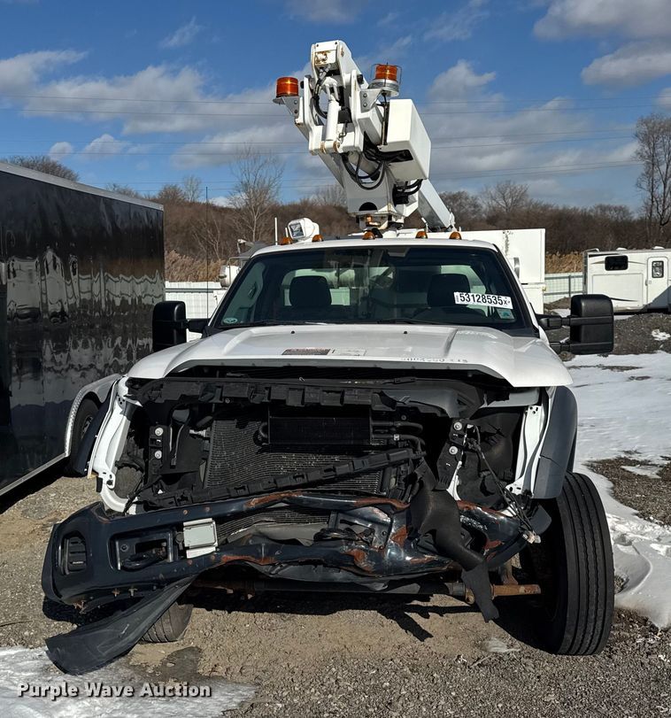 image for item YA1971 2015 Ford F450 Super Duty  bucket truck