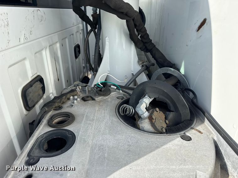 image for item YA1971 2015 Ford F450 Super Duty  bucket truck