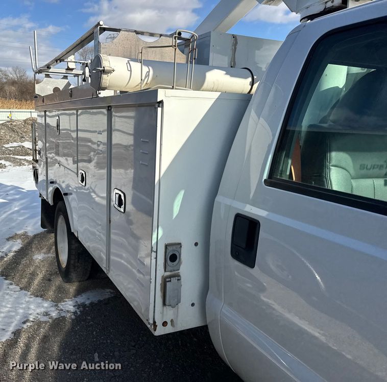 image for item YA1971 2015 Ford F450 Super Duty  bucket truck