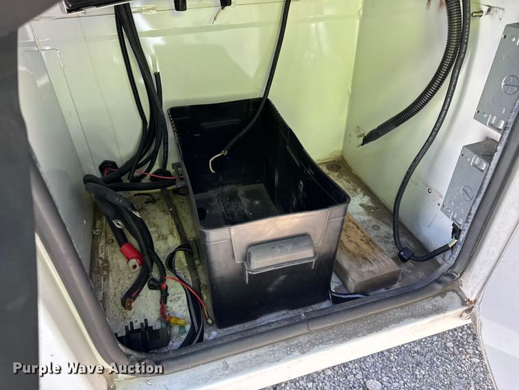 image for item YA1971 2015 Ford F450 Super Duty  bucket truck