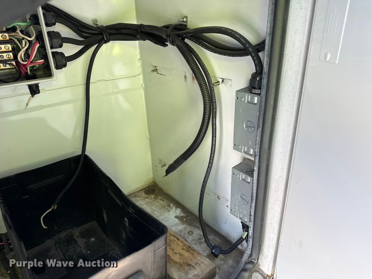 image for item YA1971 2015 Ford F450 Super Duty  bucket truck