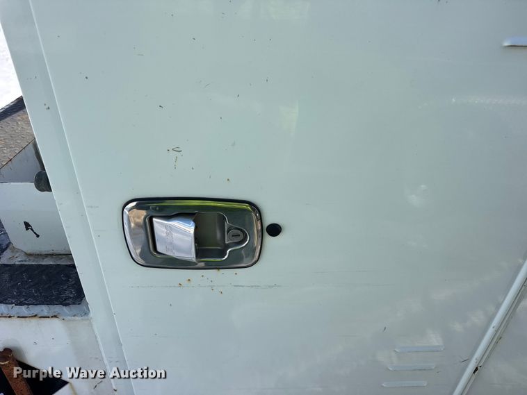 image for item YA1971 2015 Ford F450 Super Duty  bucket truck