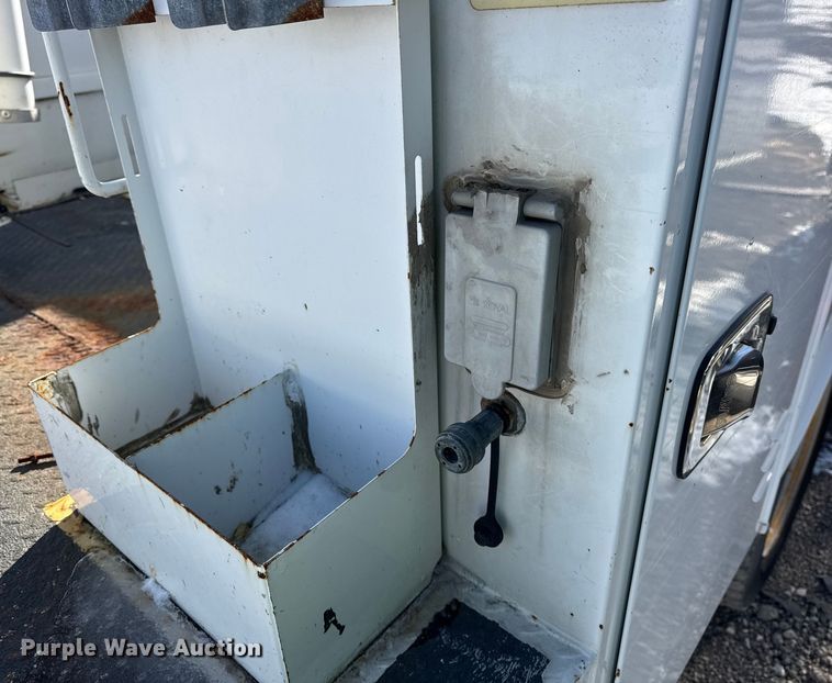 image for item YA1971 2015 Ford F450 Super Duty  bucket truck