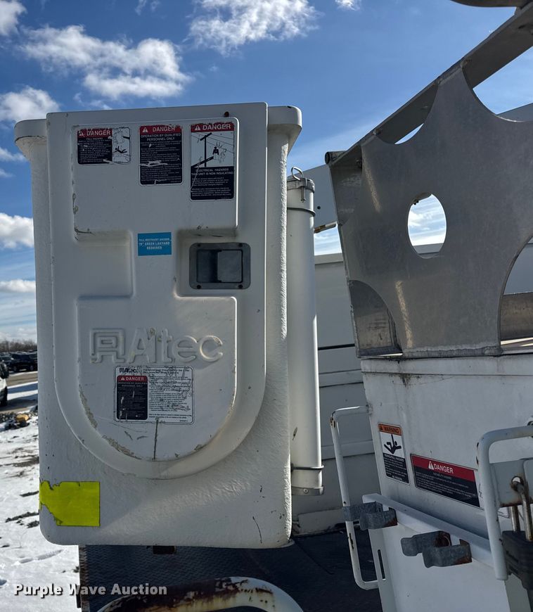 image for item YA1971 2015 Ford F450 Super Duty  bucket truck