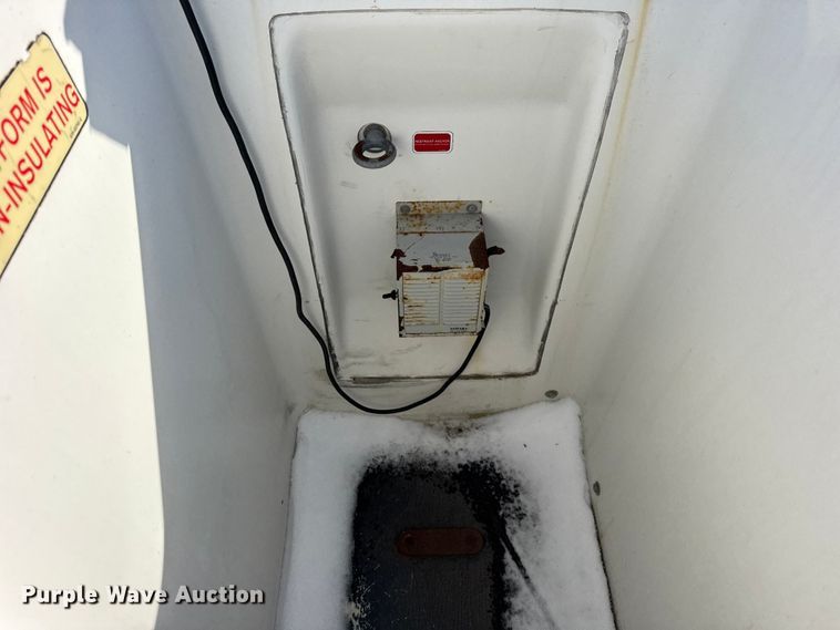 image for item YA1971 2015 Ford F450 Super Duty  bucket truck