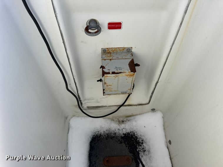 image for item YA1971 2015 Ford F450 Super Duty  bucket truck