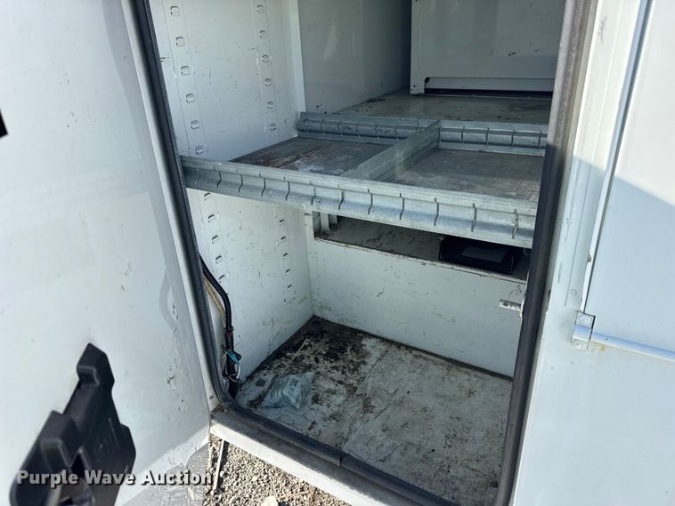 image for item YA1971 2015 Ford F450 Super Duty  bucket truck