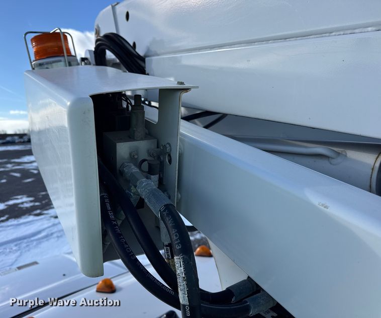 image for item YA1971 2015 Ford F450 Super Duty  bucket truck