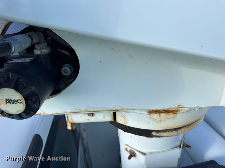 image for item YA1971 2015 Ford F450 Super Duty  bucket truck