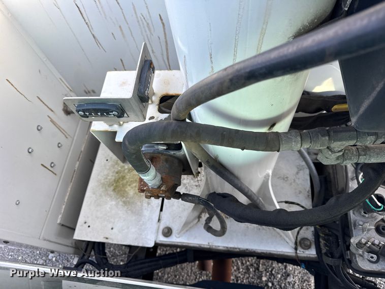 image for item YA1971 2015 Ford F450 Super Duty  bucket truck