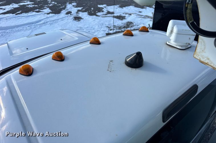 image for item YA1971 2015 Ford F450 Super Duty  bucket truck