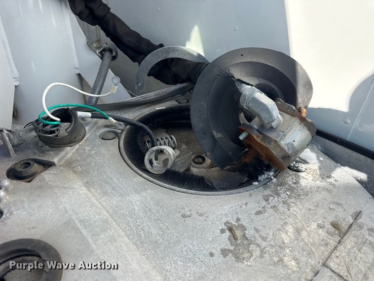 image for item YA1971 2015 Ford F450 Super Duty  bucket truck