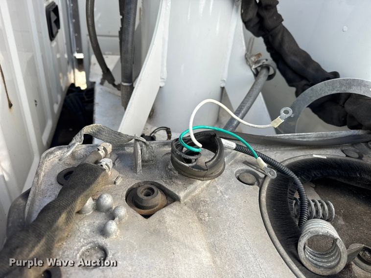 image for item YA1971 2015 Ford F450 Super Duty  bucket truck