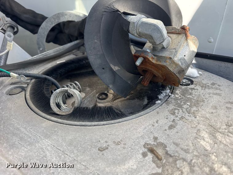 image for item YA1971 2015 Ford F450 Super Duty  bucket truck