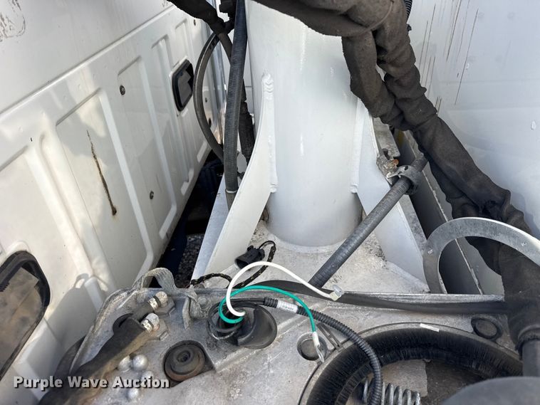 image for item YA1971 2015 Ford F450 Super Duty  bucket truck