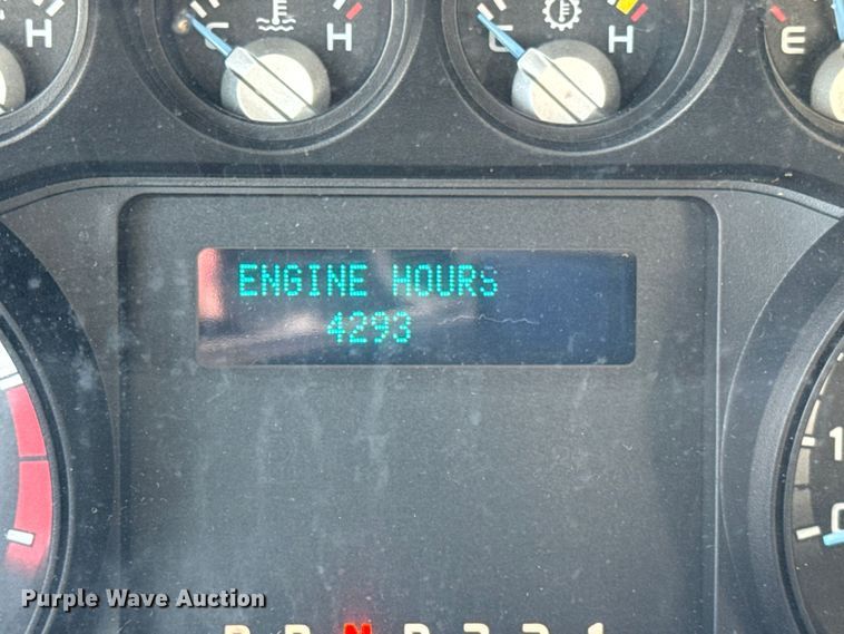 image for item YA1971 2015 Ford F450 Super Duty  bucket truck