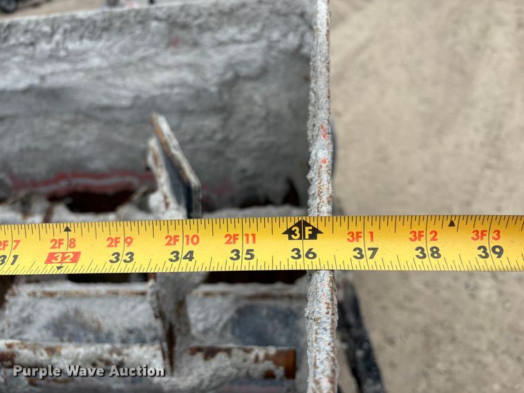 image for item YA2018 2007 Ditch Witch Zahn R300 concrete mixer / buggy