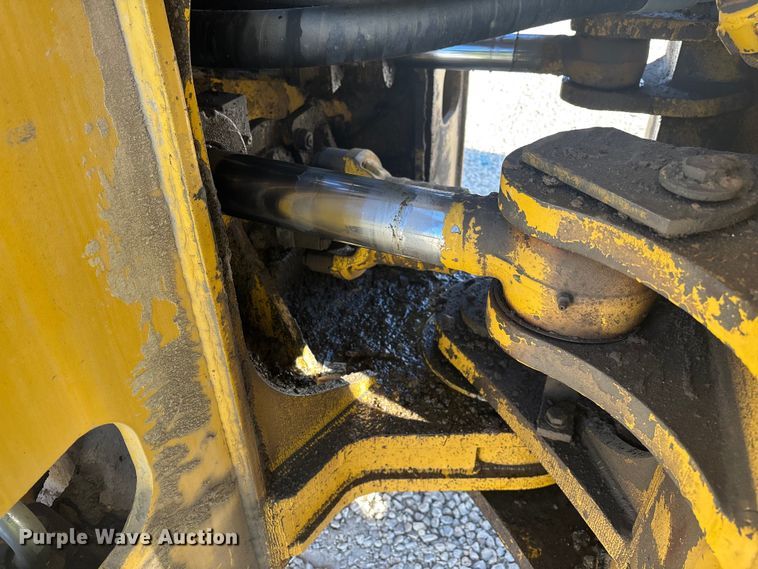 image for item YA2025 1999 Komatsu WA600-3 wheel loader