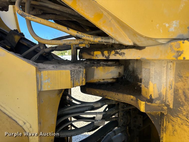 image for item YA2025 1999 Komatsu WA600-3 wheel loader