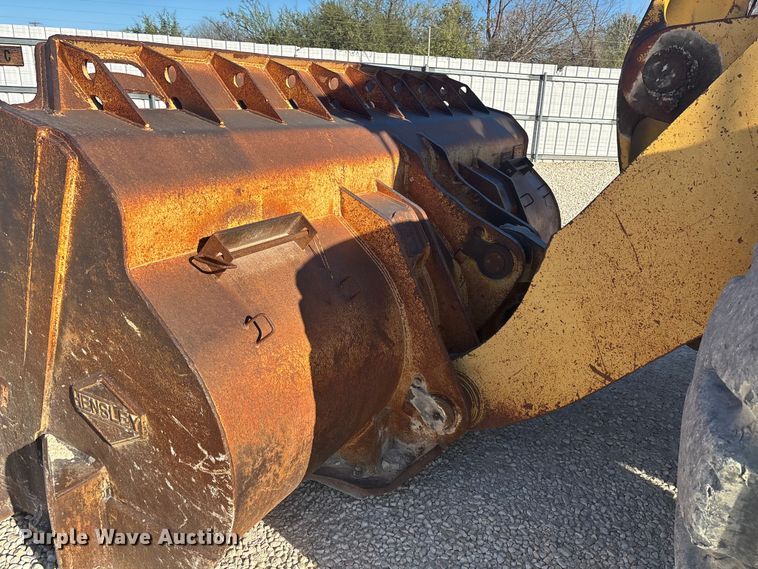 image for item YA2025 1999 Komatsu WA600-3 wheel loader