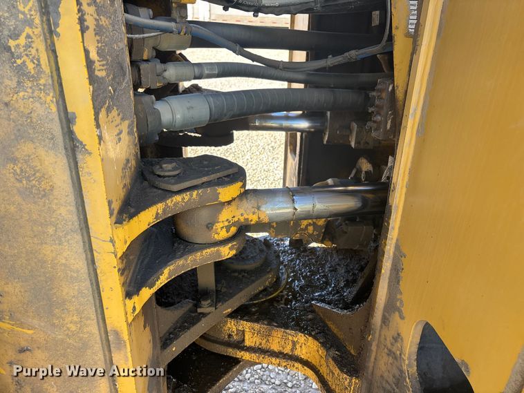 image for item YA2025 1999 Komatsu WA600-3 wheel loader