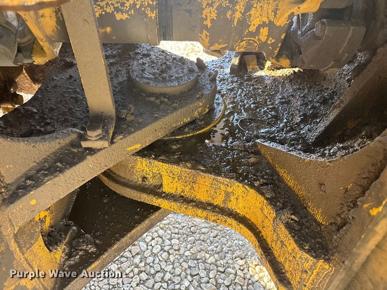 image for item YA2025 1999 Komatsu WA600-3 wheel loader