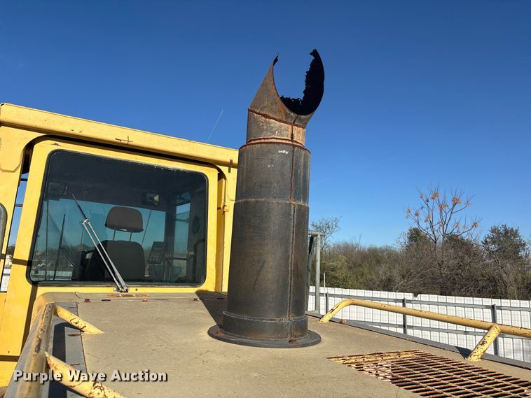 image for item YA2025 1999 Komatsu WA600-3 wheel loader