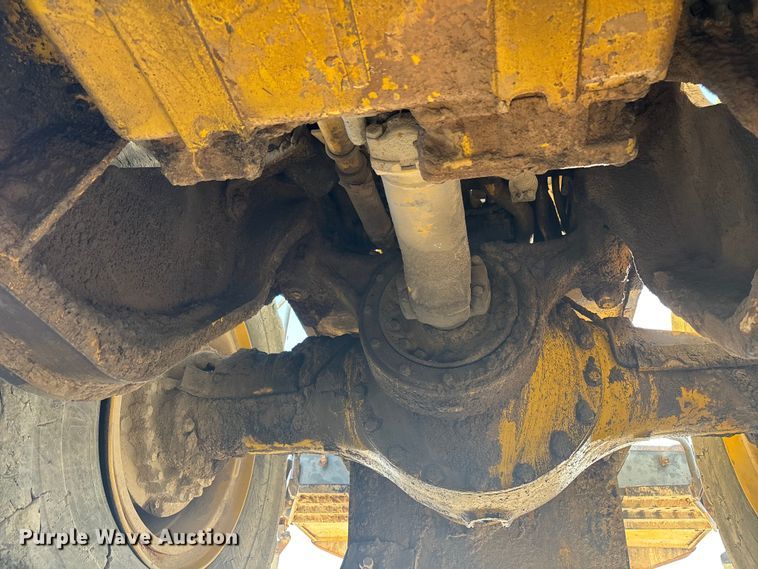 image for item YA2025 1999 Komatsu WA600-3 wheel loader