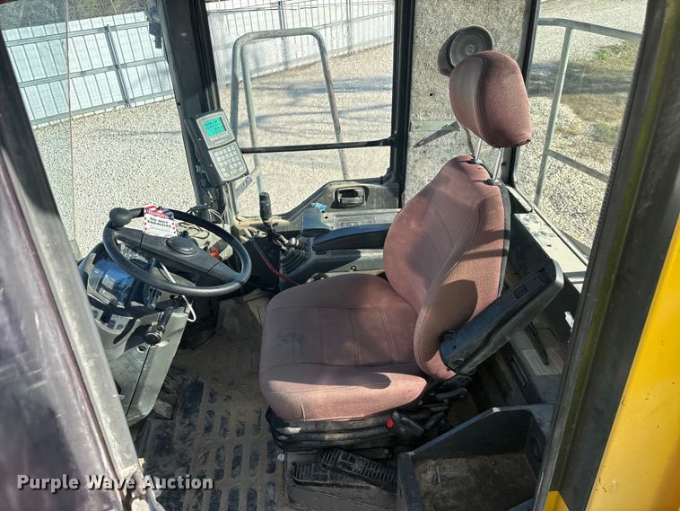 image for item YA2025 1999 Komatsu WA600-3 wheel loader