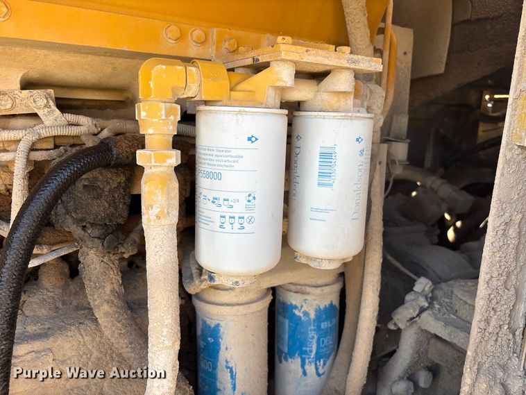 image for item YA2025 1999 Komatsu WA600-3 wheel loader